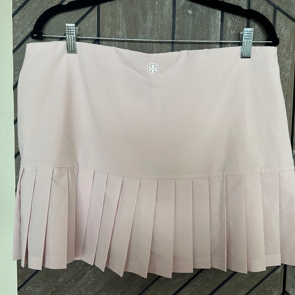 TORY BURCH PLEATED HEM TENNIS SKIRT IN COTTON PINK size XL - Picture 2 of 4